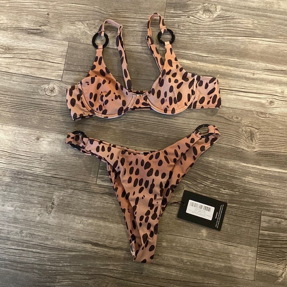 Pretty Little Things | Leopard Print Wire Bikini | Size 8